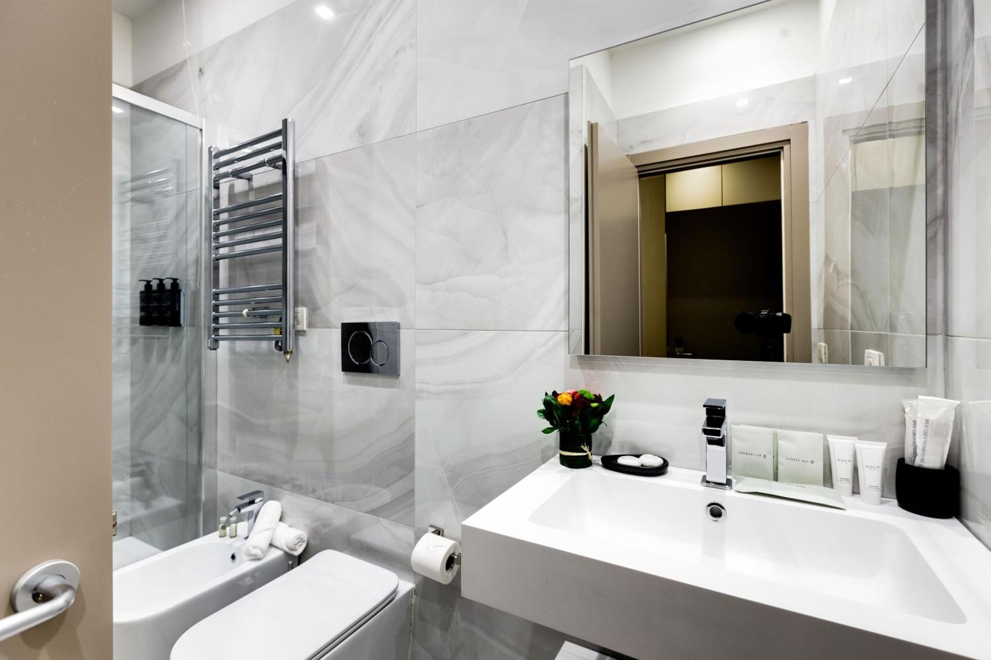 Piazza Farnese Luxury Suites Рим Екстер'єр фото