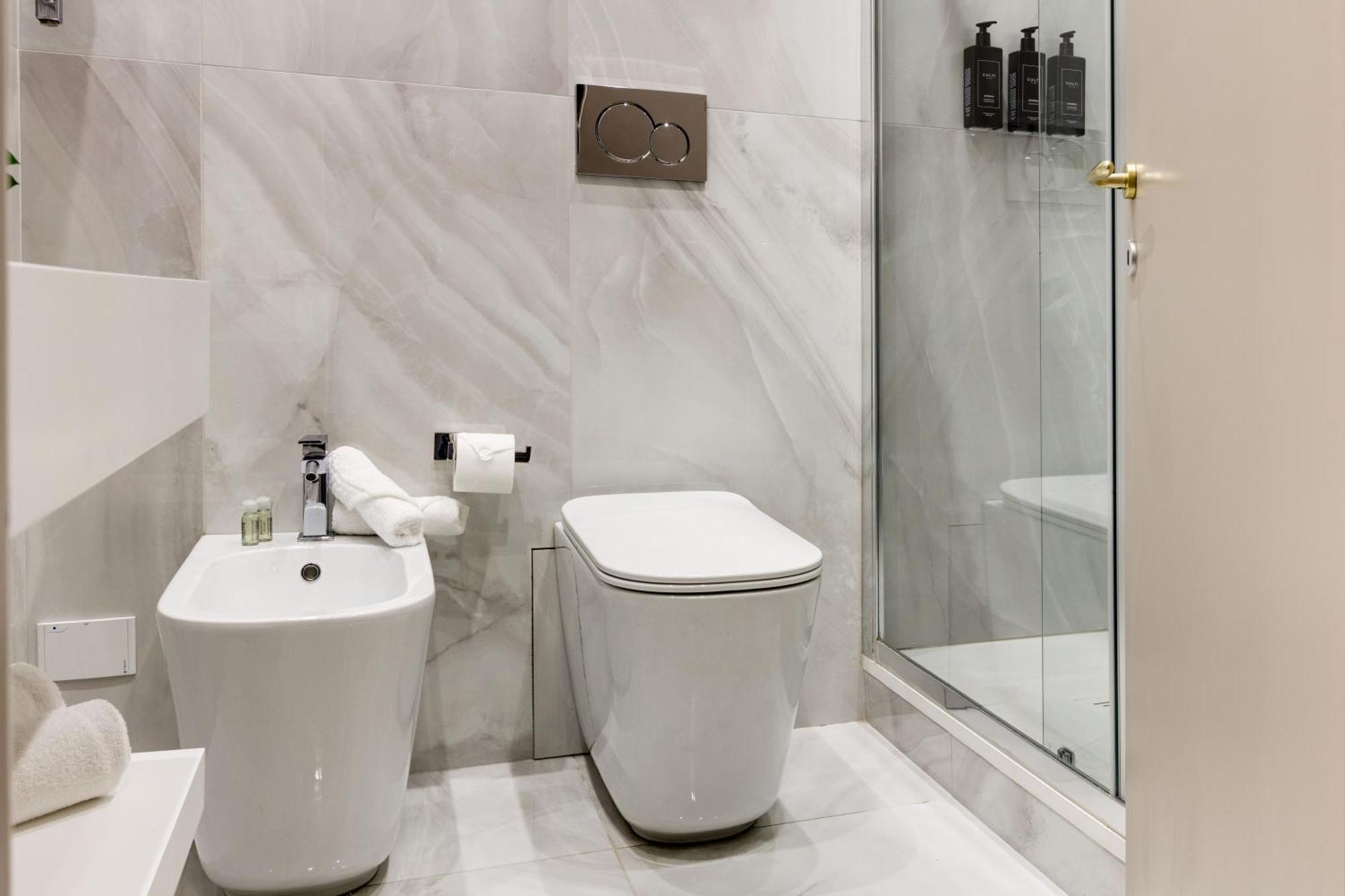 Piazza Farnese Luxury Suites Рим Екстер'єр фото